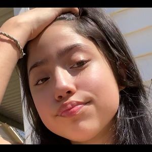 Meet your Posher, Carmen